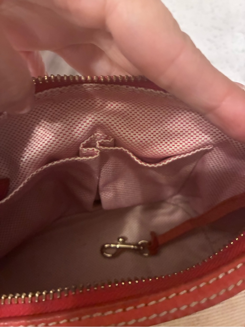 Dooney and Bourke  Logo Print Red & Cream Shoulder Bag - Picture 3 of 3